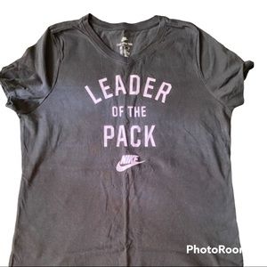 NWOT Girls Nike Leader Of The Pack Tshirt Size XL